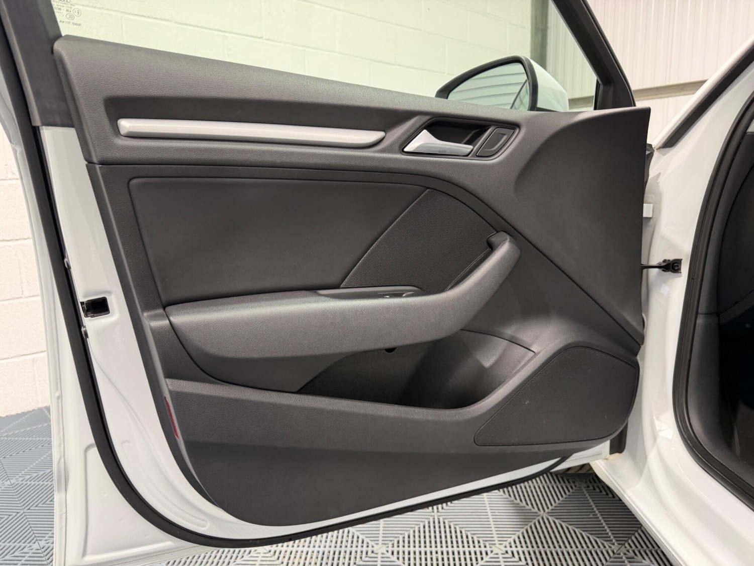 Used Audi A3 2015 for sale - 77958010: Photo 48