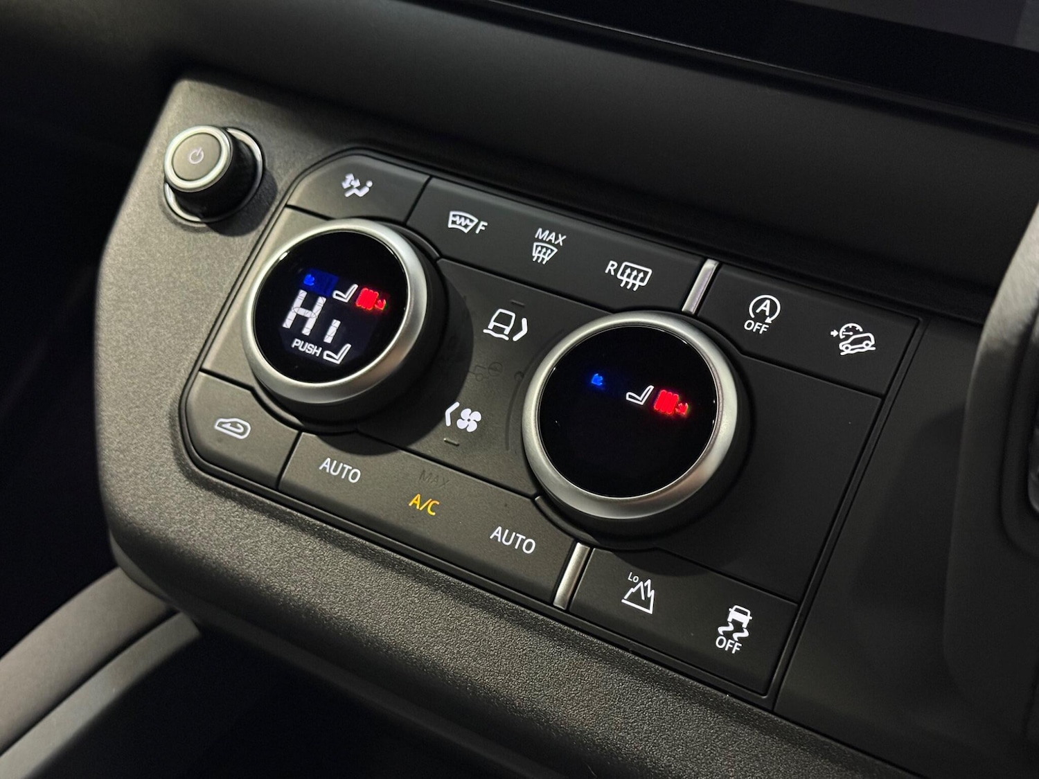 Used Land Rover Defender 2025 for sale - 76832230: Photo 11