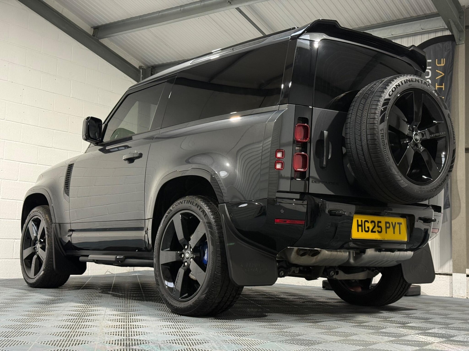 Used Land Rover Defender 2025 for sale - 76832230: Photo 16