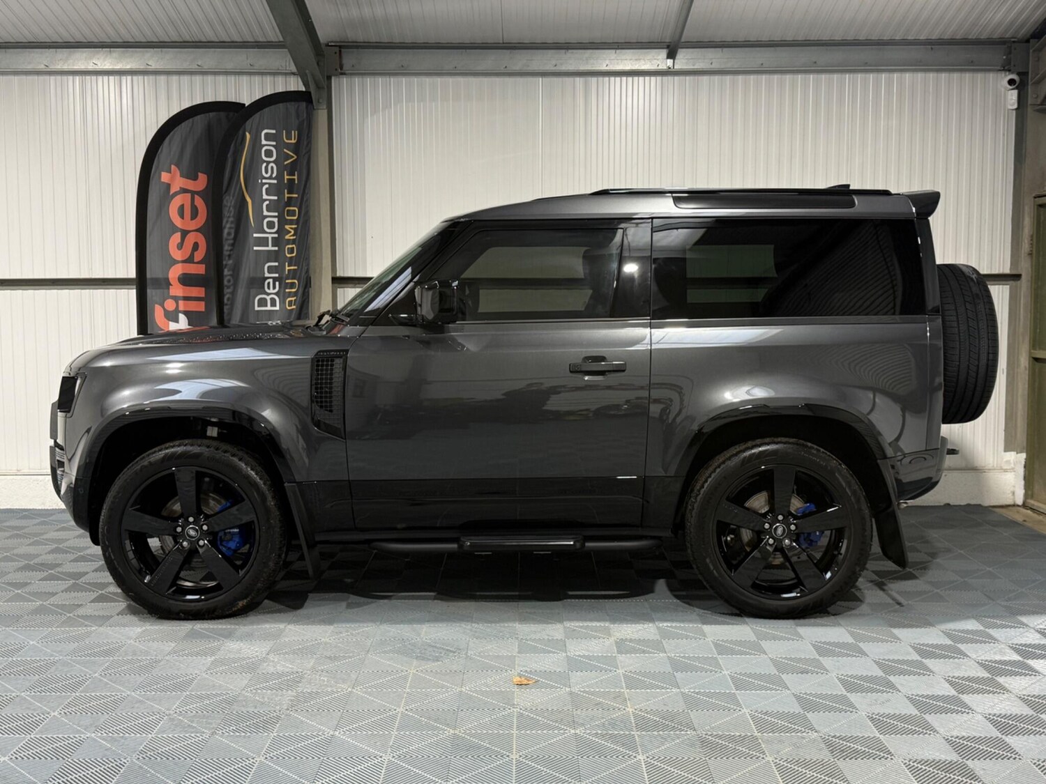 Used Land Rover Defender 2025 for sale - 76832230: Photo 18