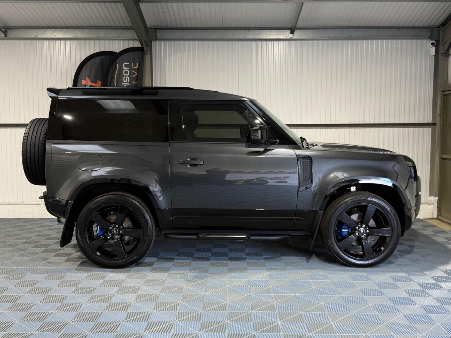 Used Land Rover Defender 2025 for sale - 76832230: Photo 24