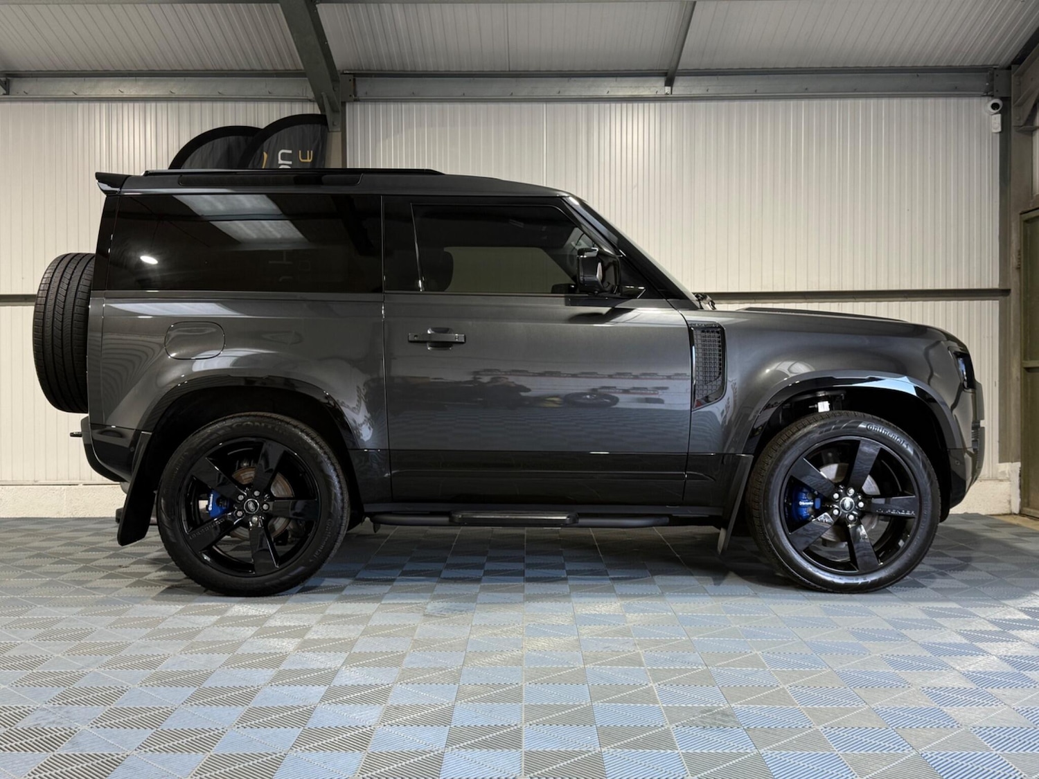 Used Land Rover Defender 2025 for sale - 76832230: Photo 25