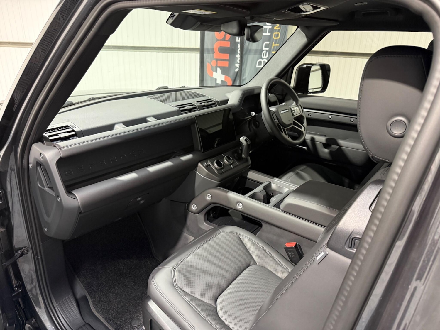 Used Land Rover Defender 2025 for sale - 76832230: Photo 3