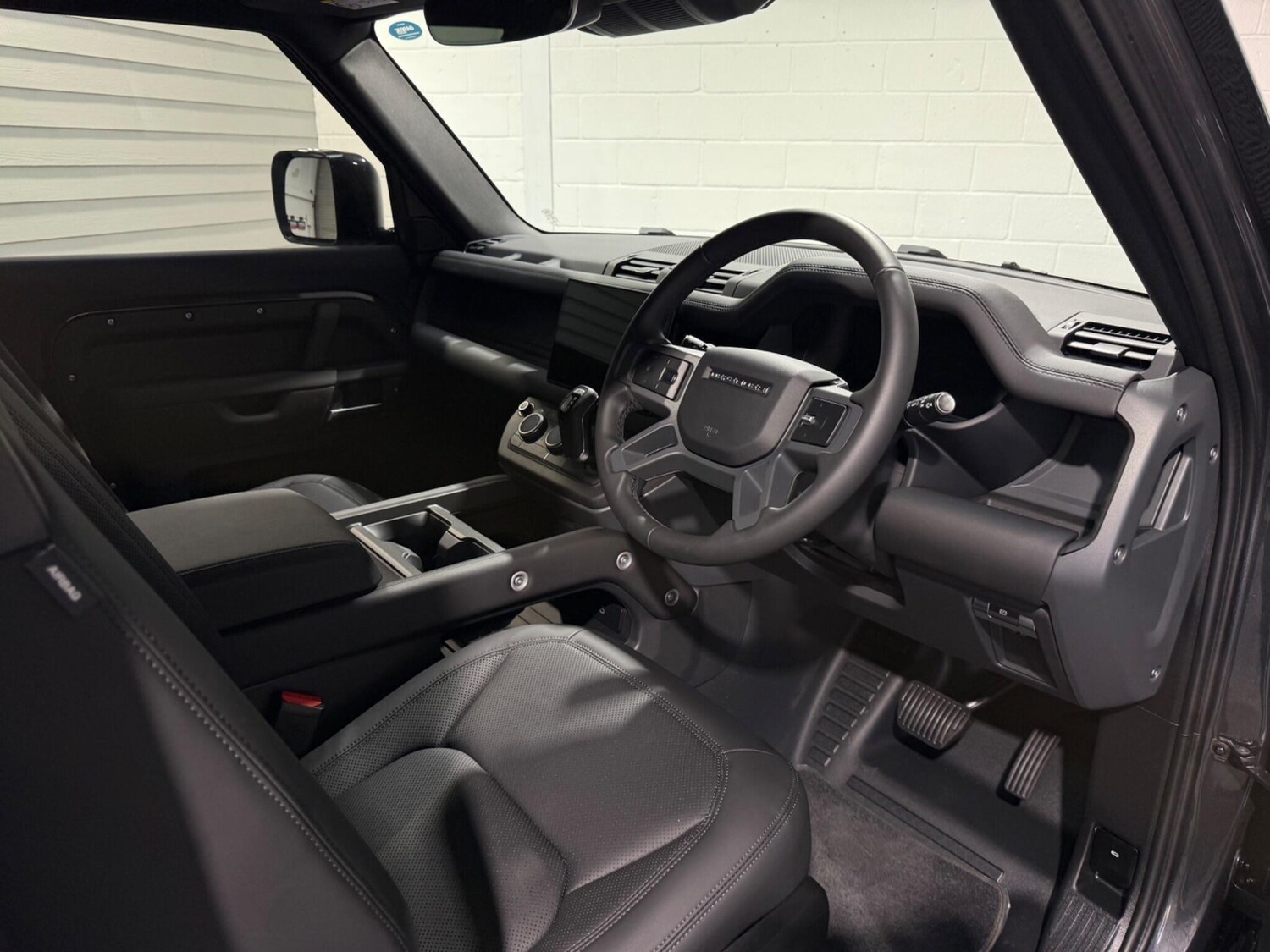 Used Land Rover Defender 2025 for sale - 76832230: Photo 33