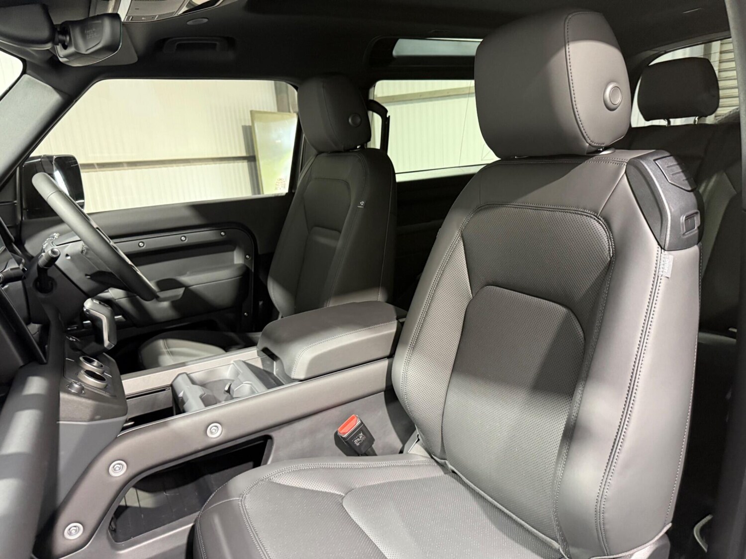 Used Land Rover Defender 2025 for sale - 76832230: Photo 54