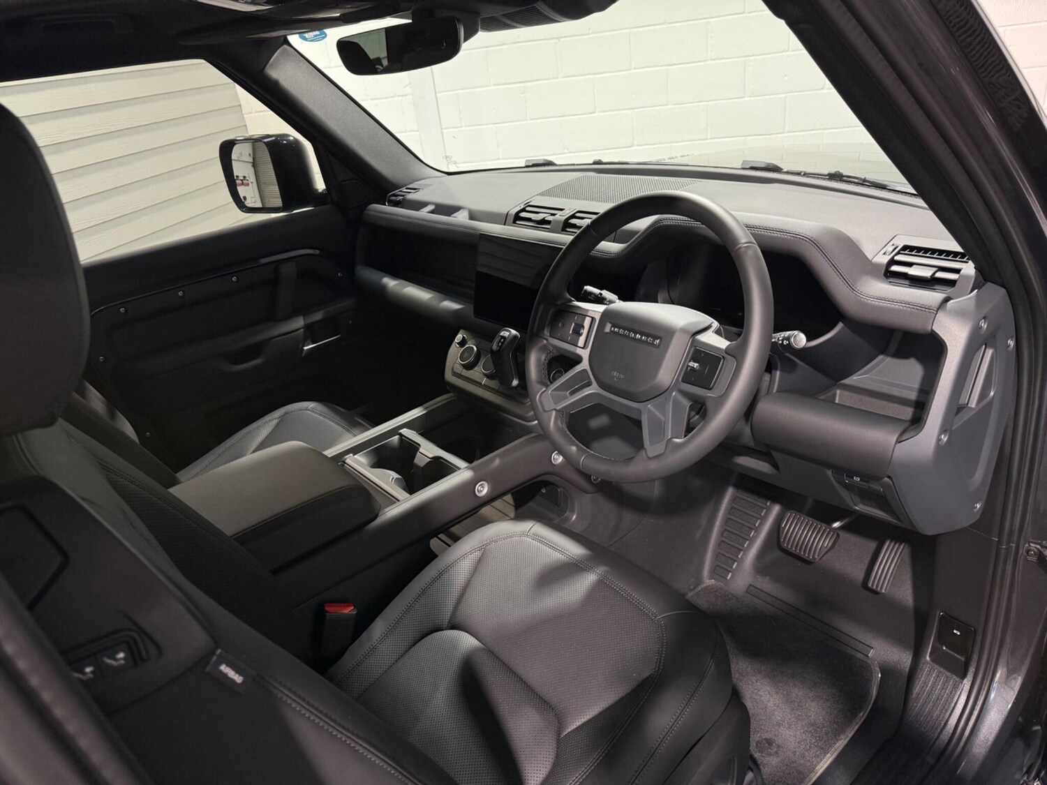 Used Land Rover Defender 2025 for sale - 76832230: Photo 76