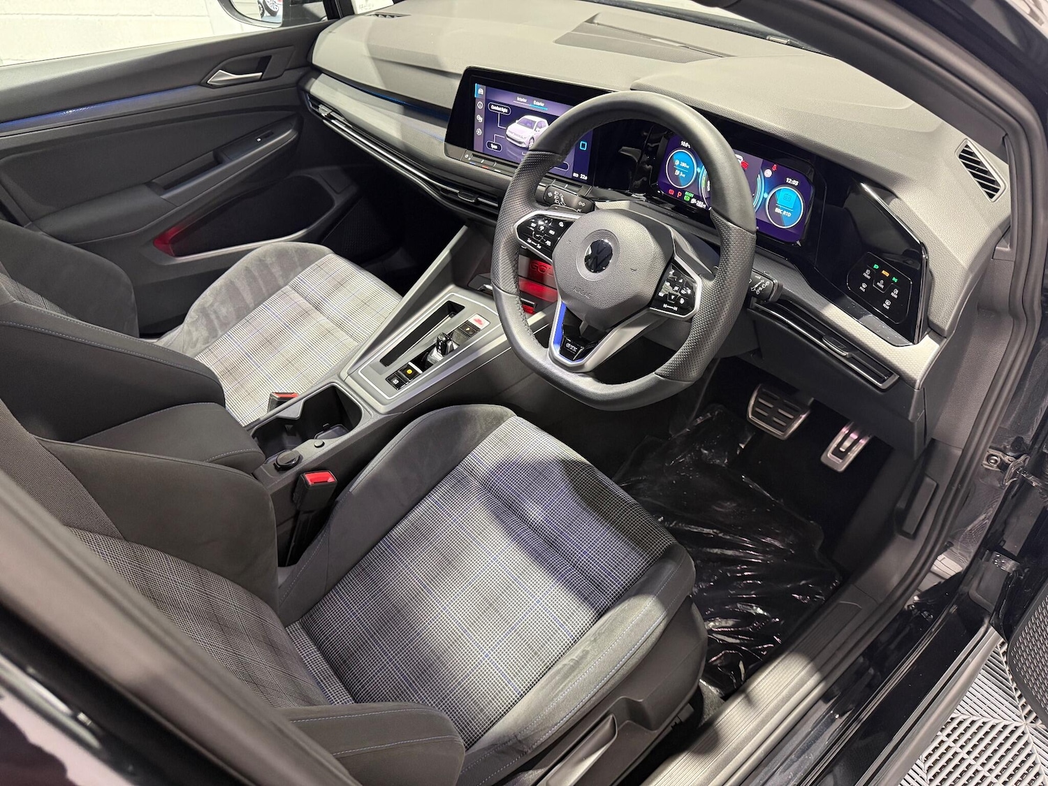 Used Volkswagen Golf 2021 for sale - 76975834: Photo 2