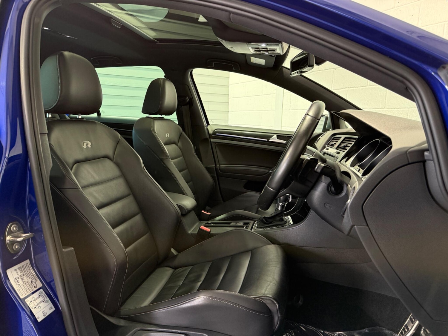 Used Volkswagen Golf 2015 for sale - 76349140: Photo 2