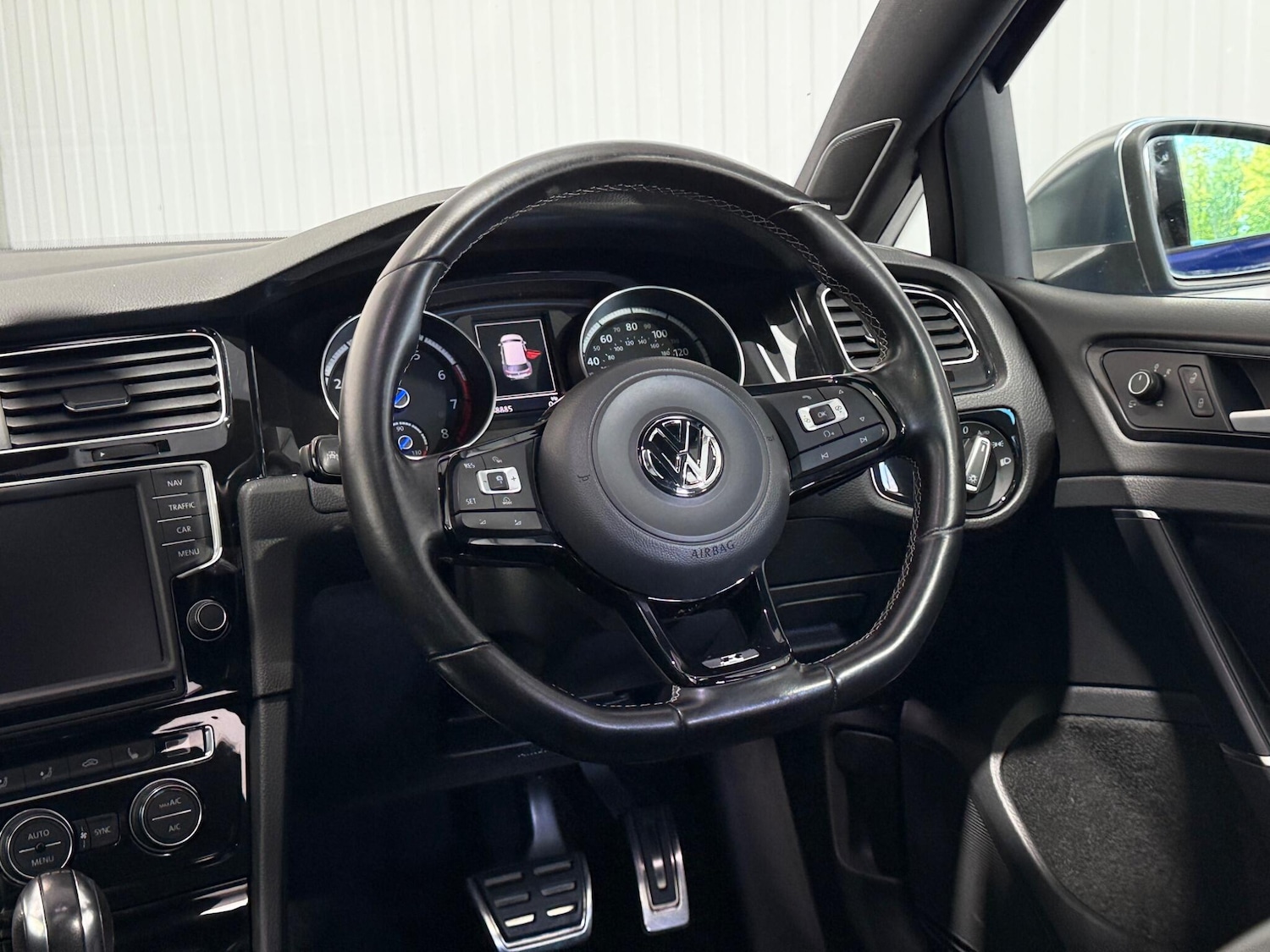 Used Volkswagen Golf 2015 for sale - 76349140: Photo 63