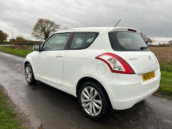 Used Suzuki Swift 2015 for sale - 76763537: Photo