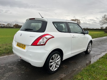 Used Suzuki Swift 2015 for sale - 76763537: Photo