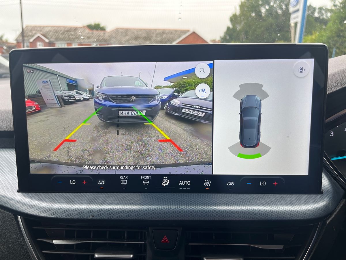 Used Ford Focus 2023 for sale - 76869438: Photo 19