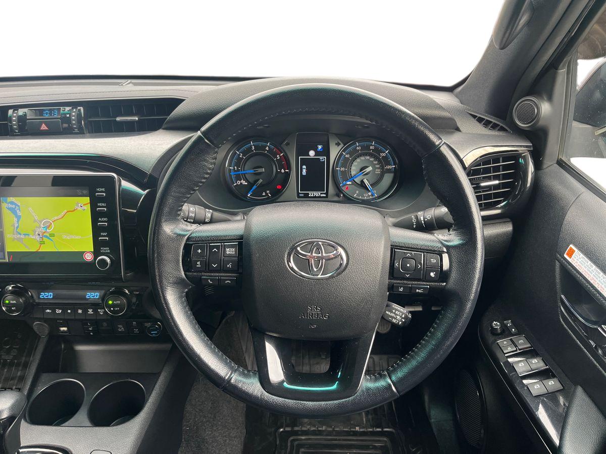 Used Toyota Hilux 2023 for sale - 76289836: Photo 11