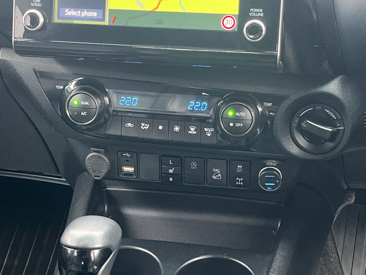 Used Toyota Hilux 2023 for sale - 76289836: Photo 15