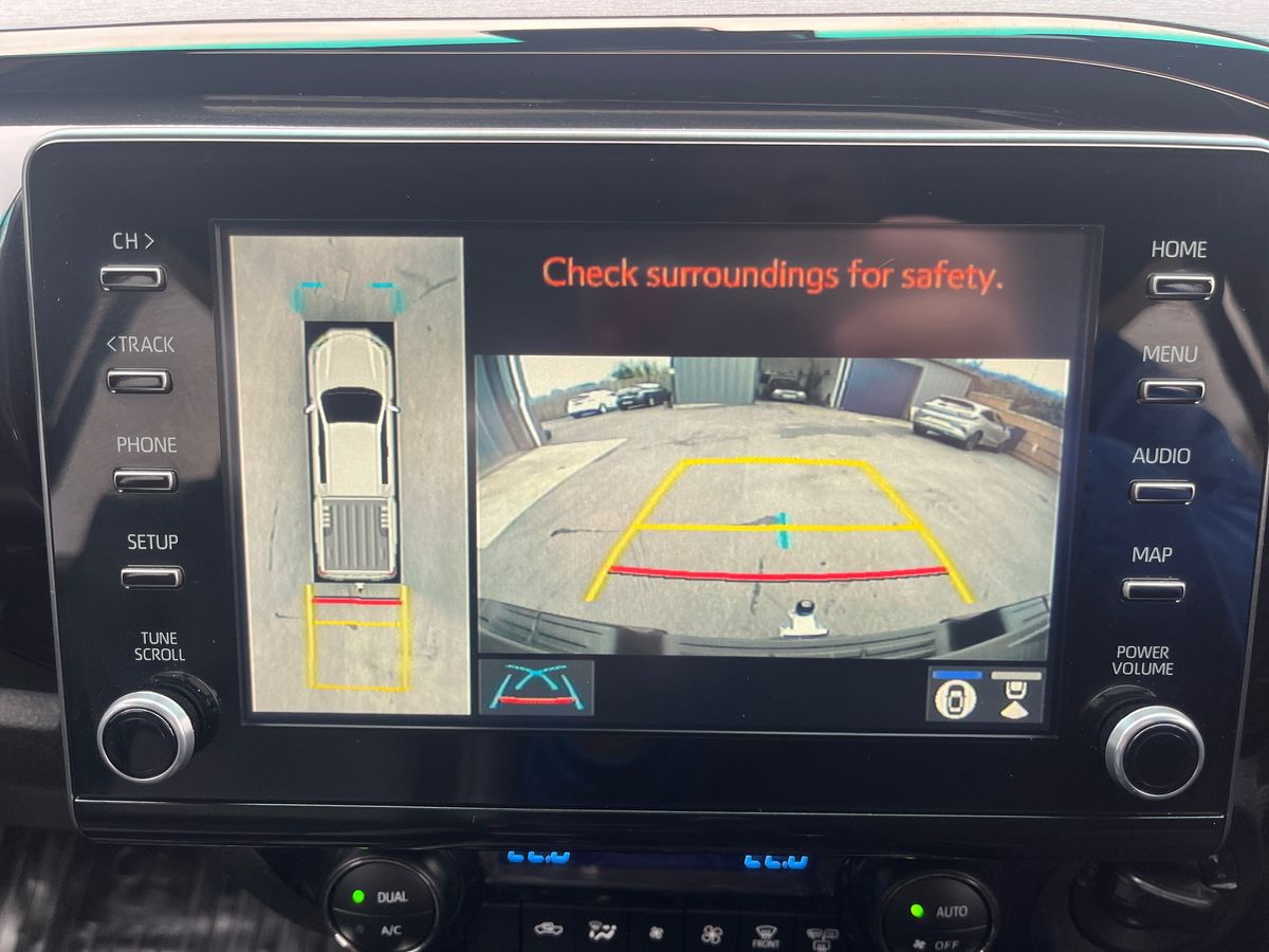 Used Toyota Hilux 2023 for sale - 76289836: Photo 19