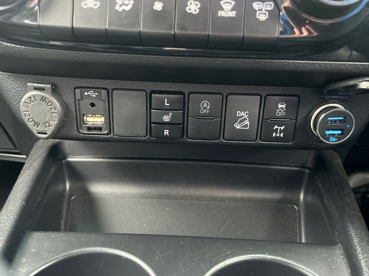 Used Toyota Hilux 2023 for sale - 76289836: Photo 27
