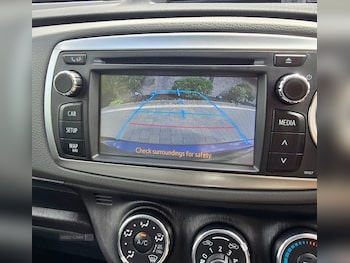 Used Toyota Yaris 2013 for sale - 79472657: Photo