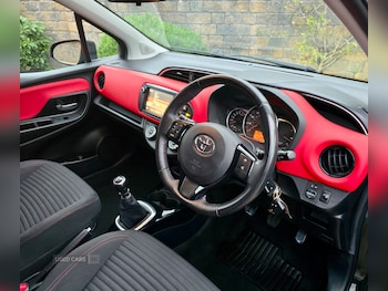Used Toyota Yaris 2014 for sale - 76327598: Photo