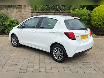 Used Toyota Yaris 2015 for sale - 79122175: Photo