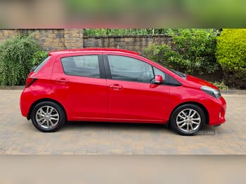 Used Toyota Yaris 2015 for sale - 79658883: Photo