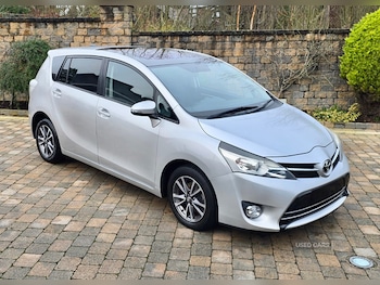 2014 - 2.0 D-4D Icon 5dr