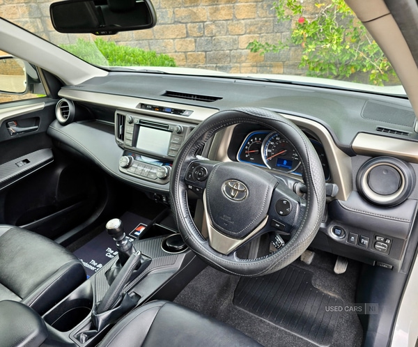 Used Toyota RAV4 2015 for sale - 76802819: Photo 2