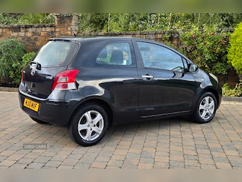 Used Toyota Yaris 2010 for sale - 76109948: Photo