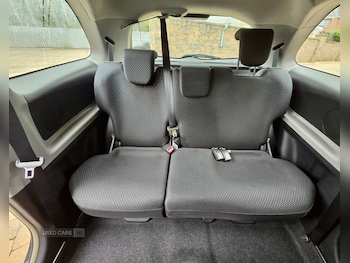 Used Toyota Yaris 2010 for sale - 76109948: Photo