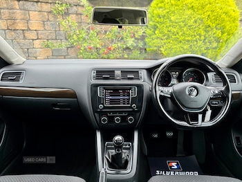 Used Volkswagen Jetta 2016 for sale - 76153750: Photo