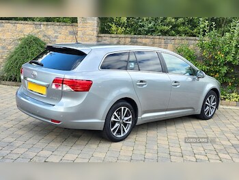 Used Toyota Avensis 2014 for sale - 76965856: Photo