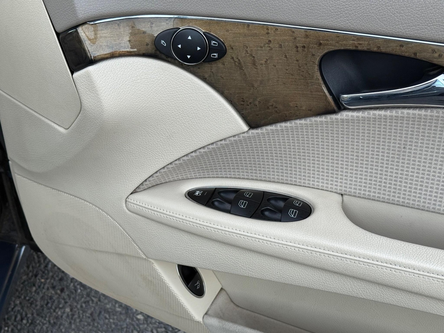 Used Mercedes-Benz E Class 2004 for sale - 76658337: Photo 27