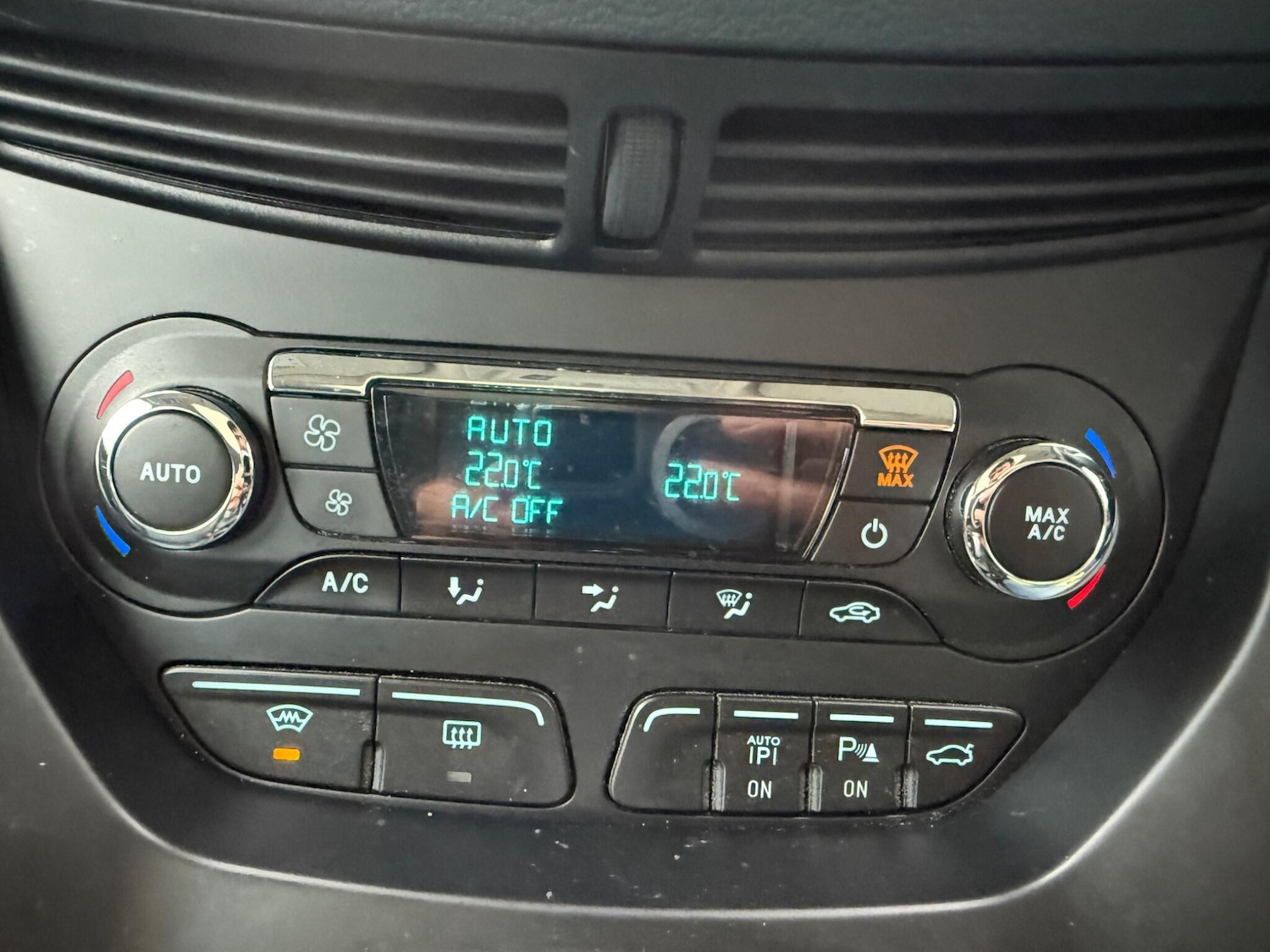 Used Ford C-Max 2014 for sale - 76360239: Photo 22
