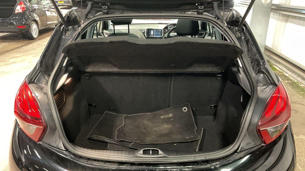 Used Peugeot 208 2018 for sale - 76771745: Photo 13