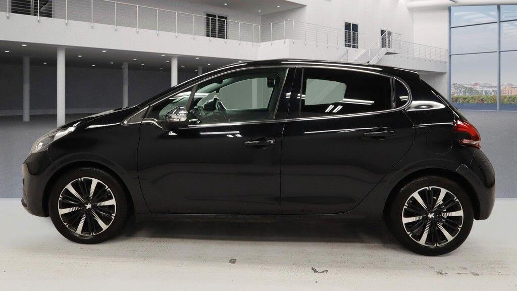 Used Peugeot 208 2018 for sale - 76771745: Photo 6