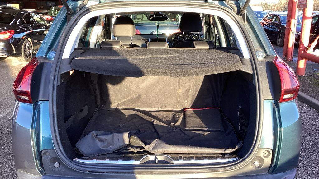 Used Peugeot 2008 2016 for sale - 76823668: Photo 10