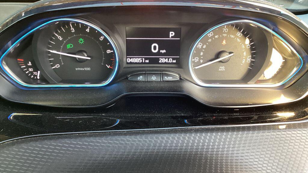 Used Peugeot 2008 2016 for sale - 76823668: Photo 14