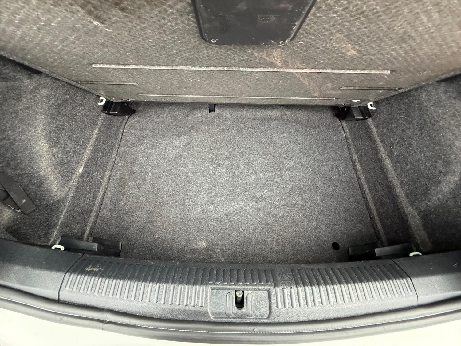 Used Volkswagen Polo 2013 for sale - 76122637: Photo 43