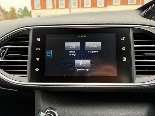 Used Peugeot 308 SW 2016 for sale - 76214291: Photo 31