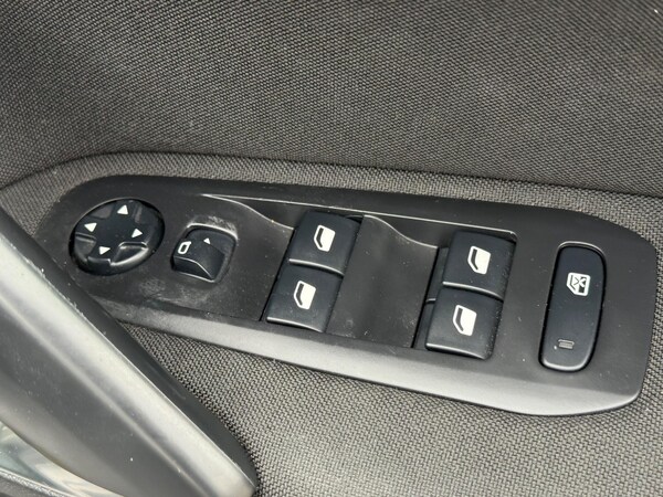 Used Peugeot 308 SW 2016 for sale - 76214291: Photo 42