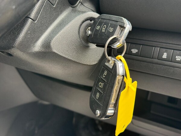Used Peugeot 308 SW 2016 for sale - 76214291: Photo 43