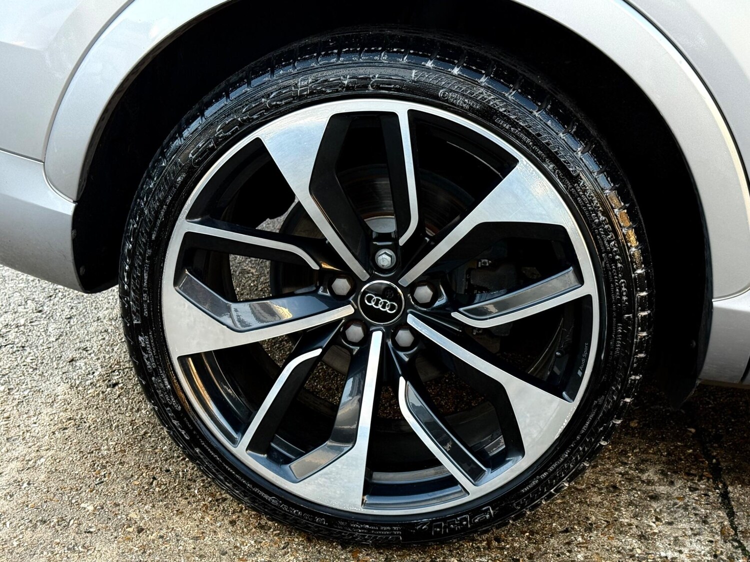 Used Audi Q3 2015 for sale - 76752940: Photo 27