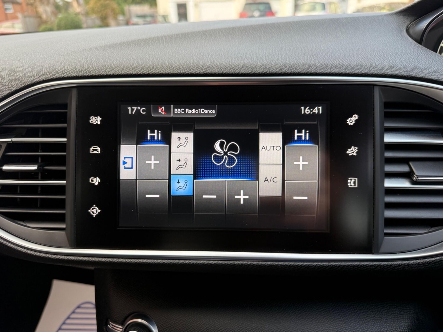Used Peugeot 308 2015 for sale - 76269634: Photo 35