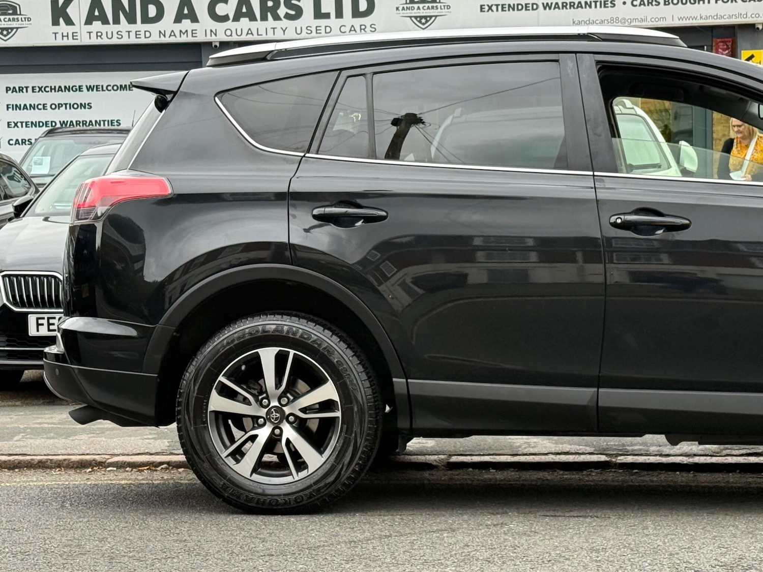 Used Toyota RAV4 2017 for sale - 76314339: Photo 10