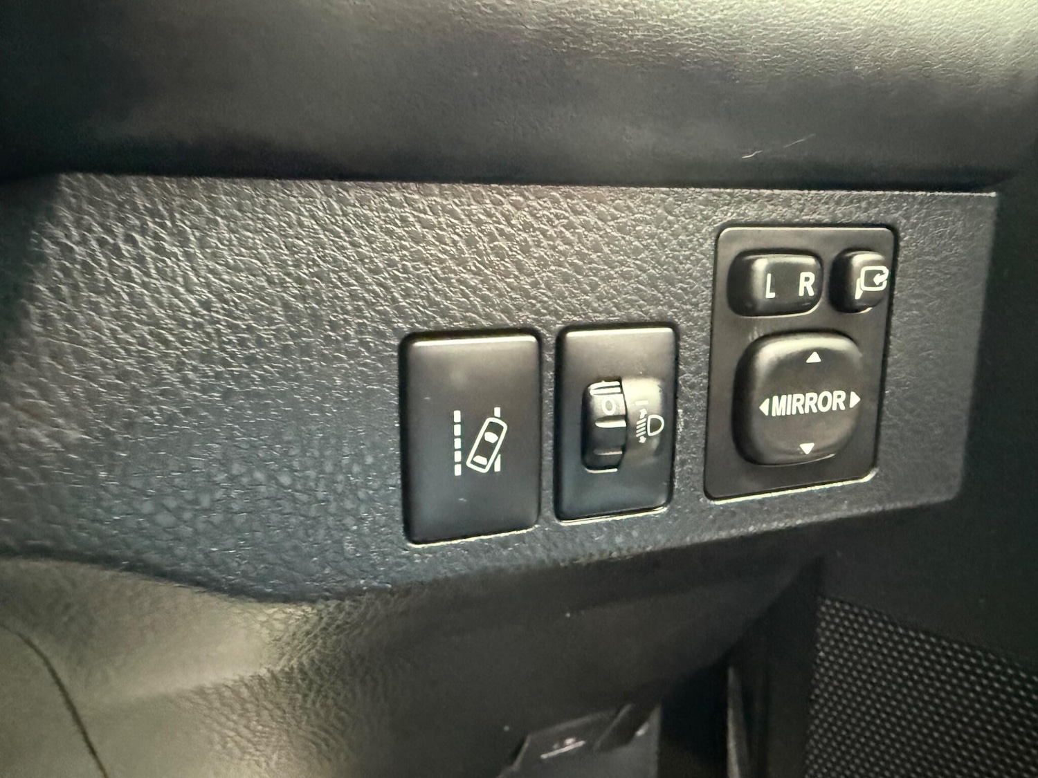 Used Toyota RAV4 2017 for sale - 76314339: Photo 24