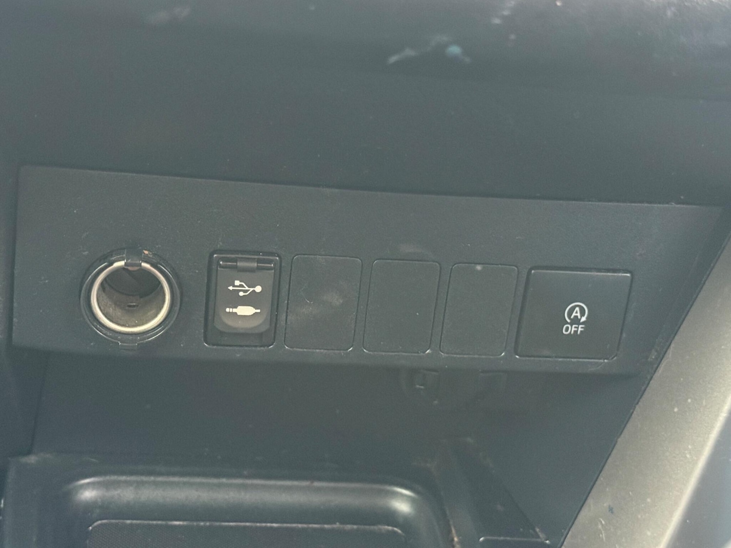 Used Toyota RAV4 2017 for sale - 76314339: Photo 25