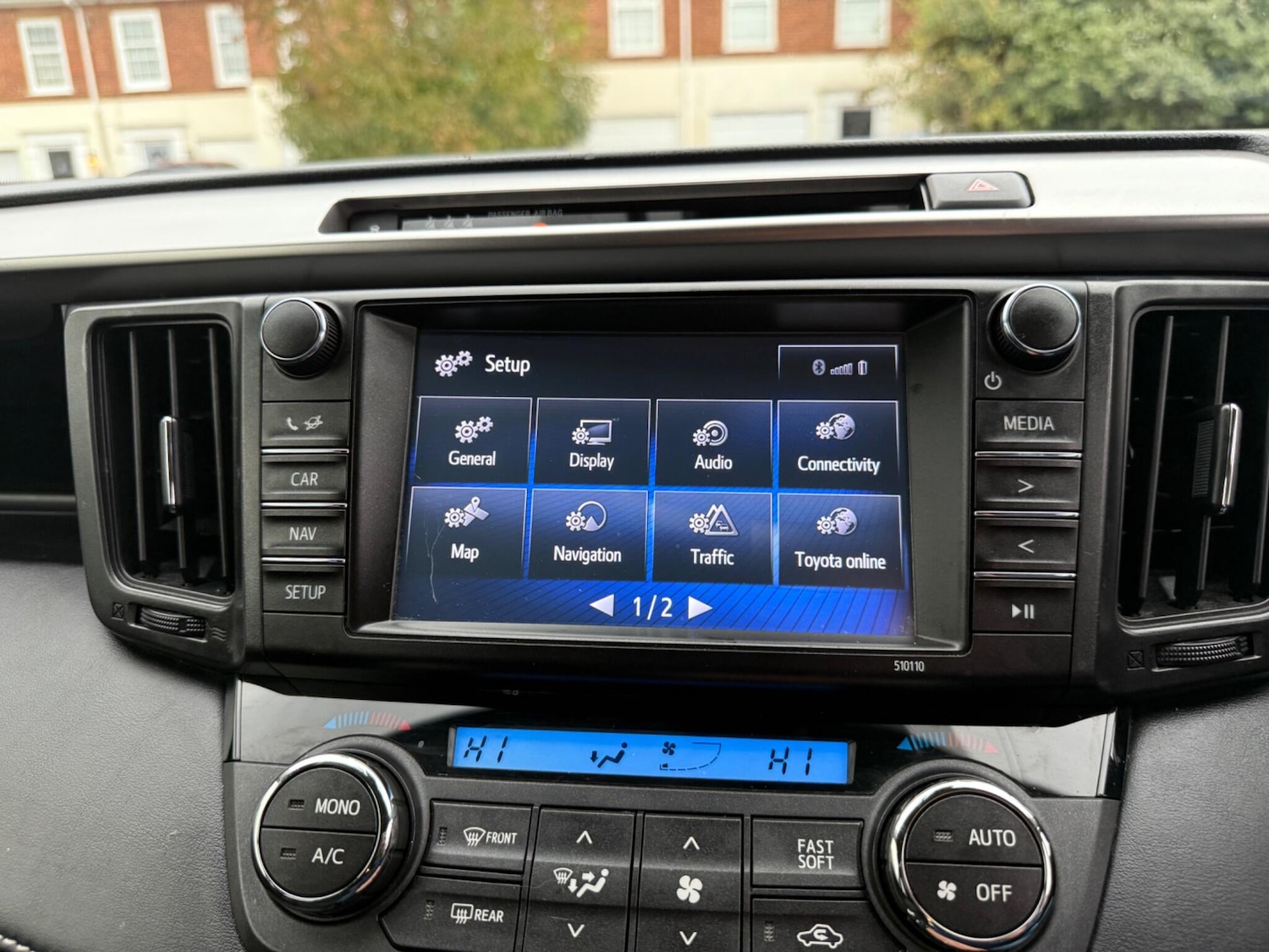Used Toyota RAV4 2017 for sale - 76314339: Photo 32