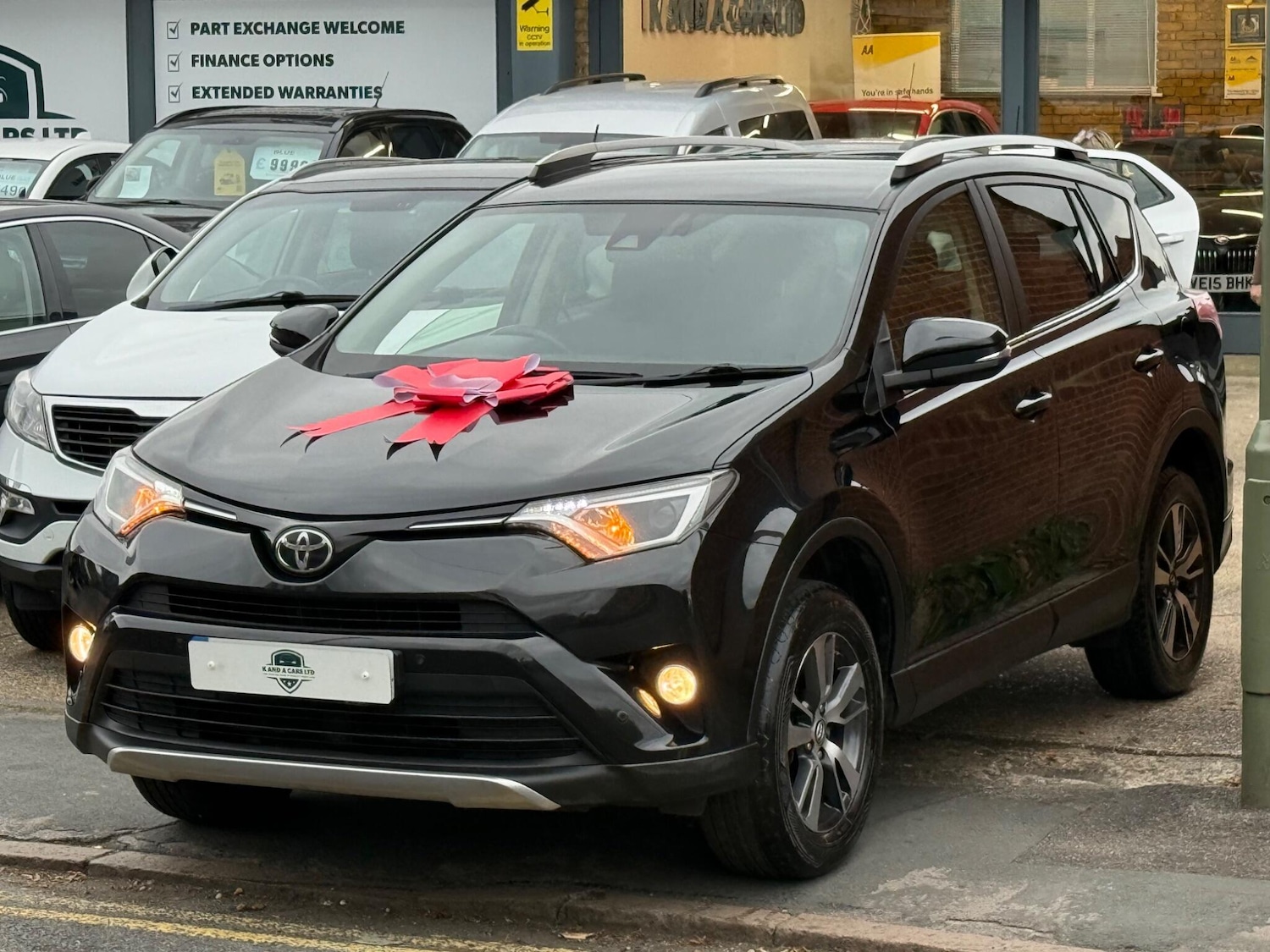 Used Toyota RAV4 2017 for sale - 76314339: Photo 4