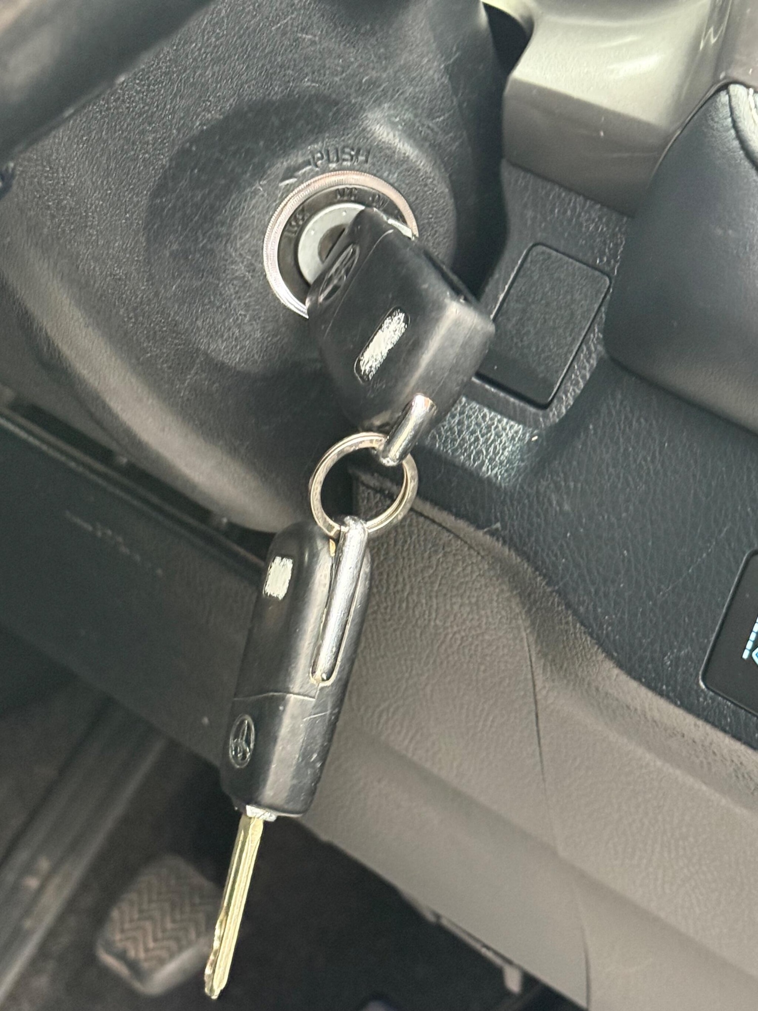 Used Toyota RAV4 2017 for sale - 76314339: Photo 47