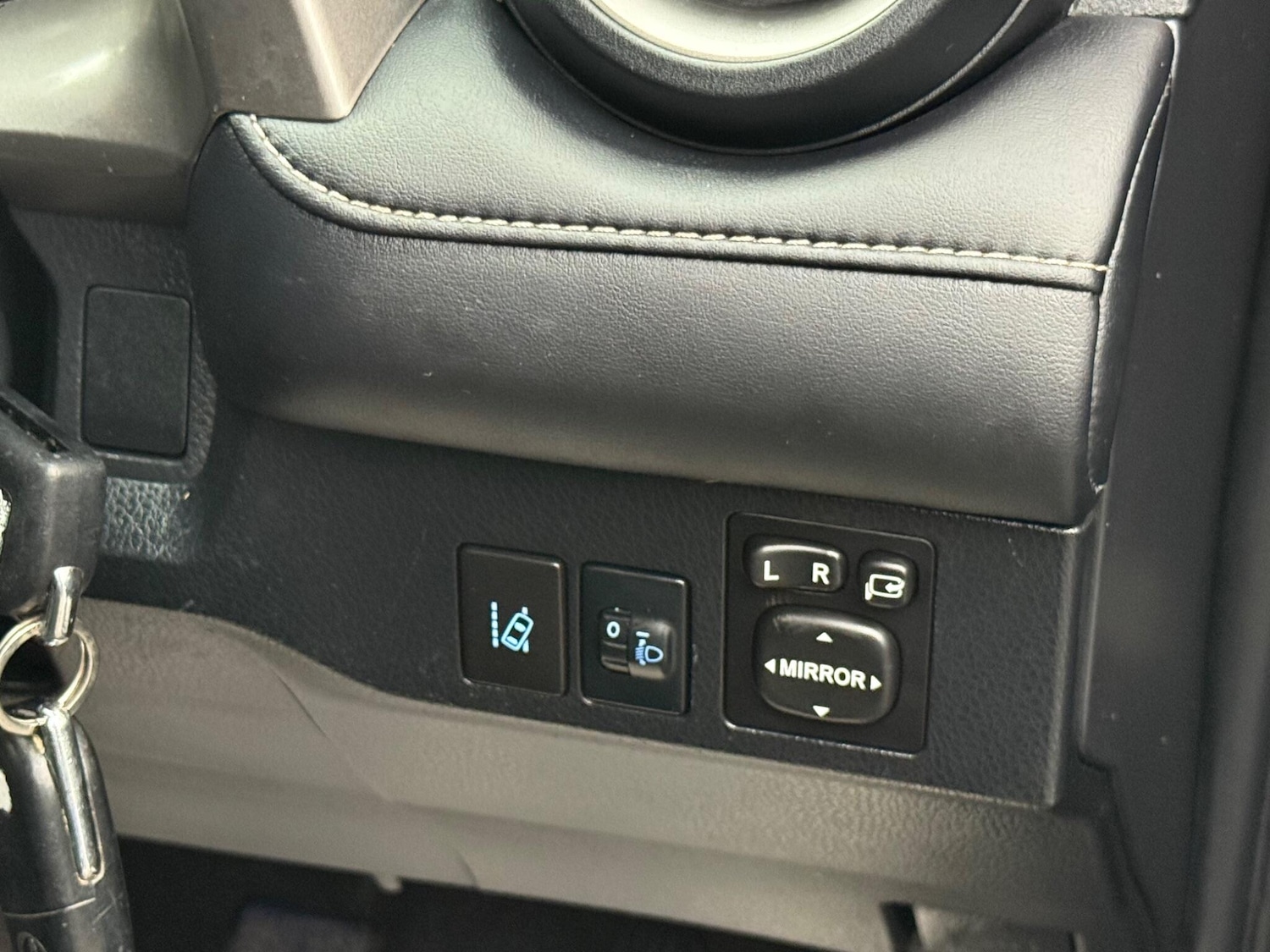 Used Toyota RAV4 2017 for sale - 76314339: Photo 48