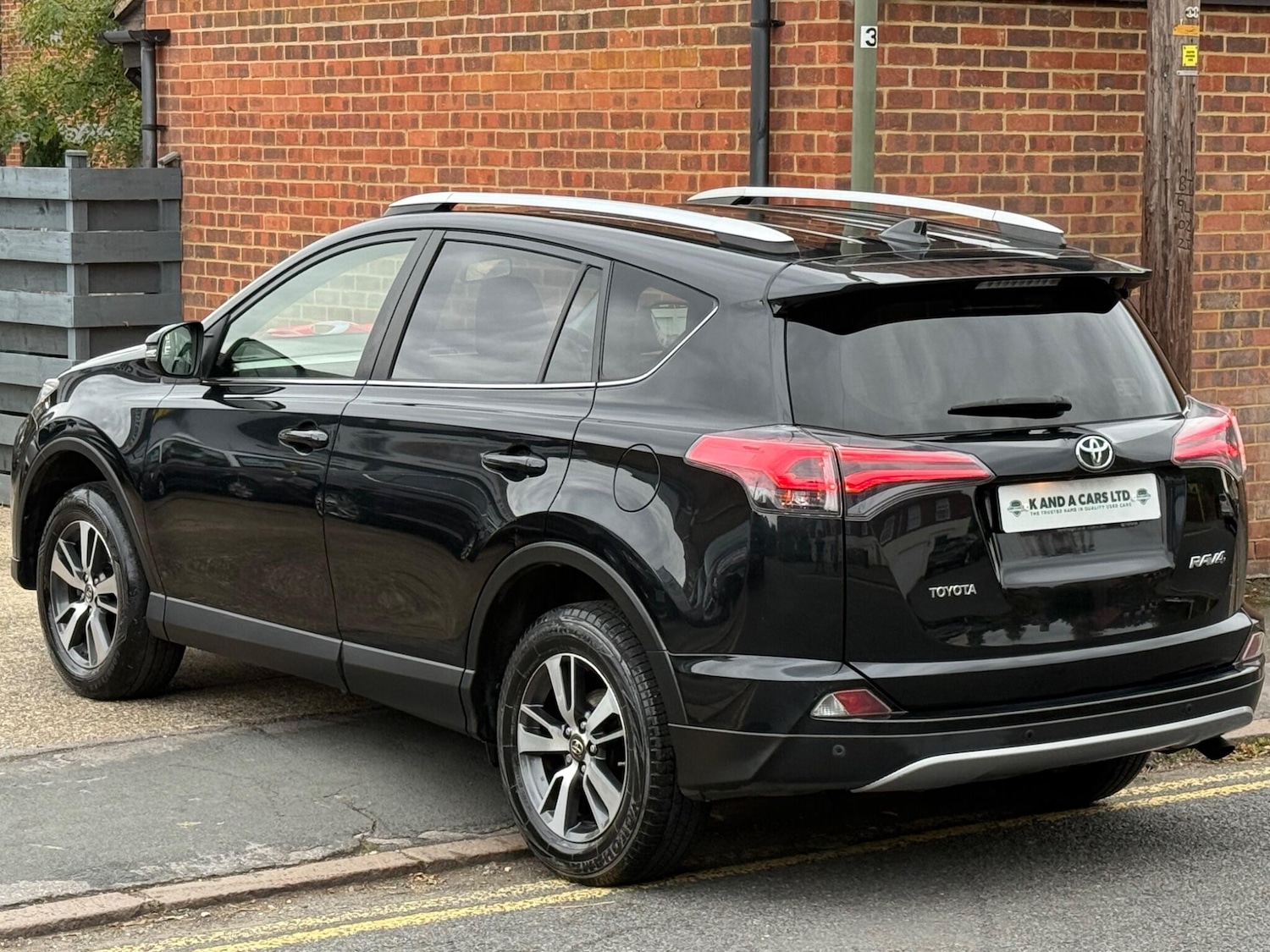 Used Toyota RAV4 2017 for sale - 76314339: Photo 5